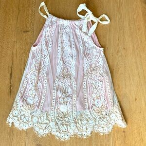 🦄 Bl^nk London sleeveless lace top in cream and dusty rose